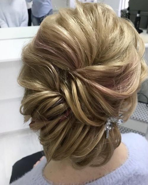 Вот такая ракушка на прямые волосы у нас была на интенсиве по прическам один день назад. 02