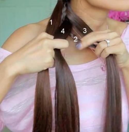 Нарядная косичка. 1. перенесите волосы на одну сторону и расчешите их. 02