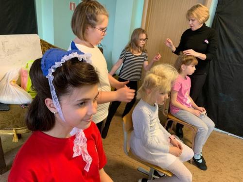 Военные и послевоенные годы оставили печать не только на сознании людей, но и на внешнем виде. 06 Военные и послевоенные годы оставили печать не только на сознании людей, но и на внешнем виде. 06