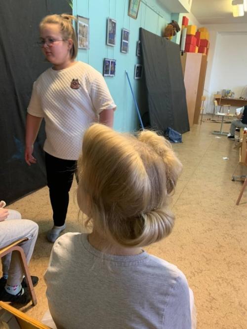 Военные и послевоенные годы оставили печать не только на сознании людей, но и на внешнем виде. 02 Военные и послевоенные годы оставили печать не только на сознании людей, но и на внешнем виде. 02