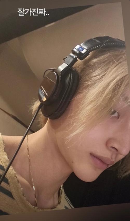 Theqoo вонбин из Riize говорит фанатам, что это конец для его длинных волос. 04 Theqoo вонбин из Riize говорит фанатам, что это конец для его длинных волос. 04