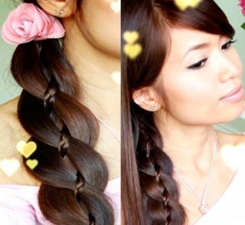 Нарядная косичка. 1. перенесите волосы на одну сторону и расчешите их. 04