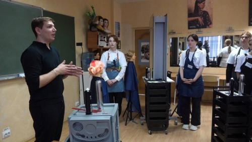 Чекалин Евгений Александрович, преподаватель можайского техникума научил студентов губернского колледжа специальности технология парикмахерского. 01