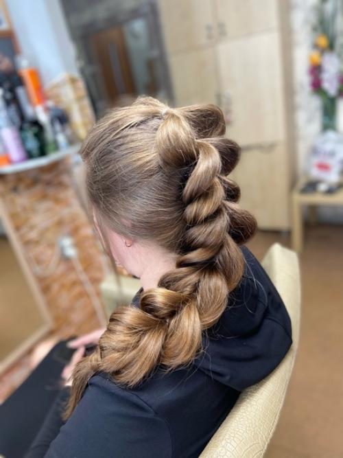 Какие женские прически в моде в 2023 году? 01