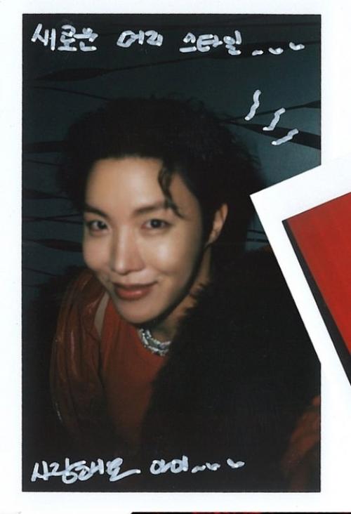 Перевод фотографий Хоби с тура в Сеуле и в северной Америке. 02