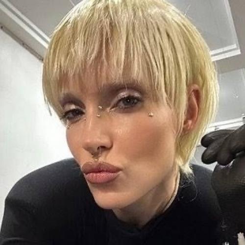 38 лет.  Двое детей.  