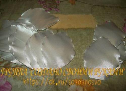 Лилия из лент. 02 Лилия из лент. 02