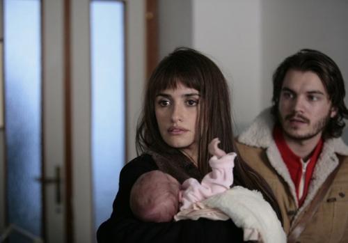 Сложно было выбрать только десять фильмов с блистательной именинницей Пенелопой Крус, но мы это сделали: 05