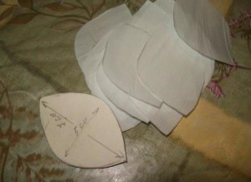 Лилия из лент. 01 Лилия из лент. 01