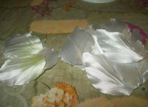 Лилия из лент. 03 Лилия из лент. 03