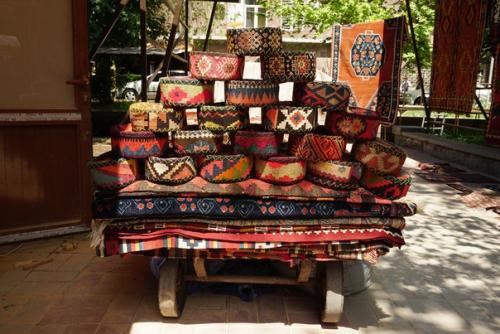 Hat Master в Ереване: перед примеркой головных уборов мы сходили к модному парикмахеру. 08 Hat Master в Ереване: перед примеркой головных уборов мы сходили к модному парикмахеру. 08