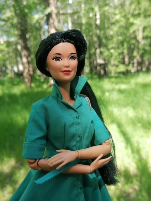 На днях поймали чудесную солнечную погоду и ходили с Кирой в парк. 01