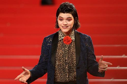 Соко высмеяла макияж своей бывшей подруги Кристен Стюарт на каннском кинофестивале. 02 Соко высмеяла макияж своей бывшей подруги Кристен Стюарт на каннском кинофестивале. 02