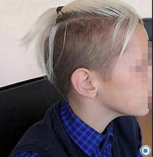 Шестиклассник пострадал из-за своей прически, которую осудил учитель. 01