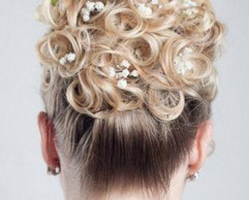 Красивыми и нарядными хочется быть всегда, на любом вечере, а на выпускном - особенно. 02