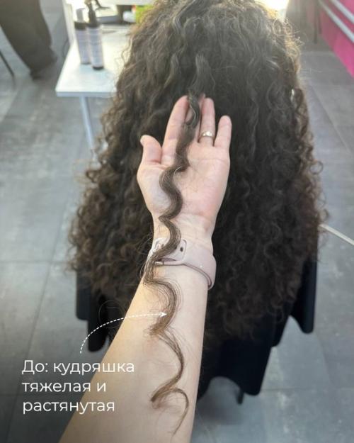 Как могут выглядеть кудри до и после правильной стрижки и ухода смотрите наглядный пример в карусели. 01