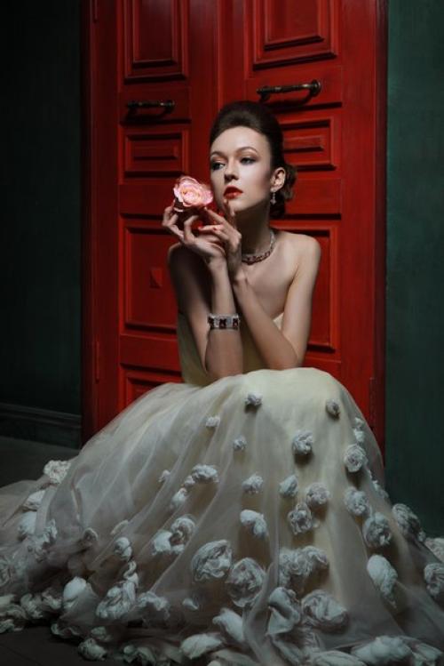 Ищу визажиста для себя (я модель) на завтрашнюю очень красивую творческую съемку. 01