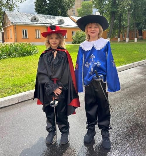 Горшок, под Который его Стригли, Походу Разбился - в сети обсуждают новую причёску гном гномыча. 04