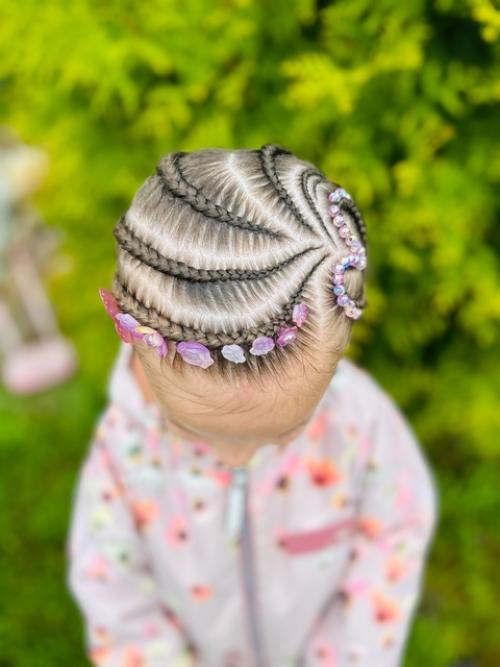 Брейды - прическа, которую делаешь за 1-2 часа, а носишь минимум неделю. 03