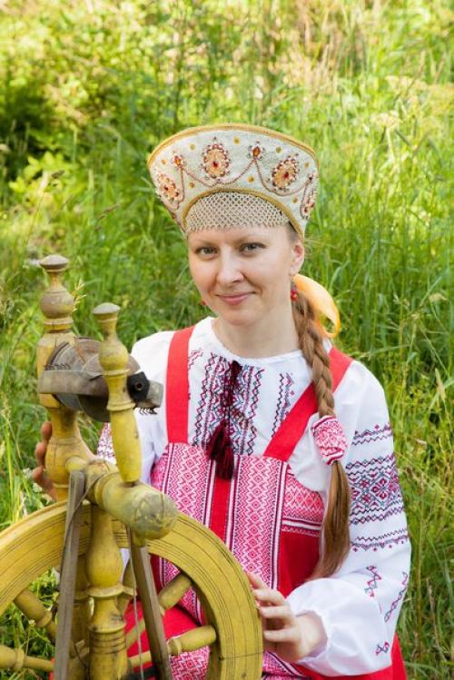 Волосы должны быть длинными. 01