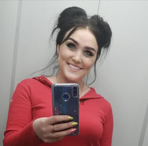 Из всех моих постоянных девочек Надя самый чемпион по длительности носки моих причесок. 03