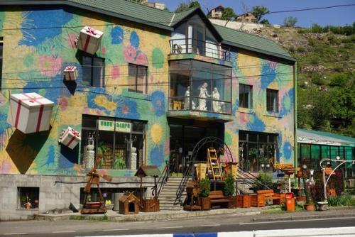 Hat Master в Ереване: перед примеркой головных уборов мы сходили к модному парикмахеру. 02 Hat Master в Ереване: перед примеркой головных уборов мы сходили к модному парикмахеру. 02