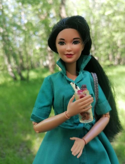 На днях поймали чудесную солнечную погоду и ходили с Кирой в парк. 03