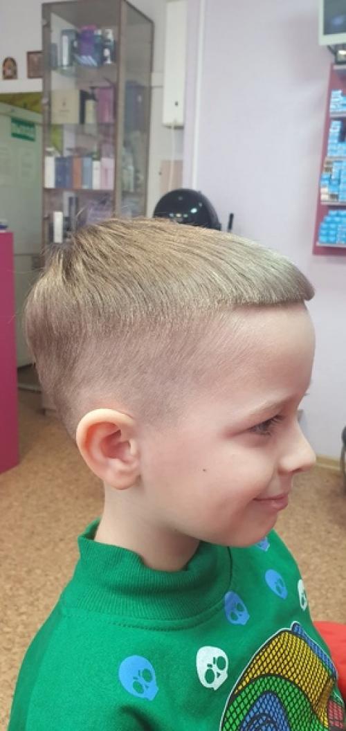 Шикарный парень. Красавчик, умничка, всегда с интересными новыми рассказами, юморист. 01