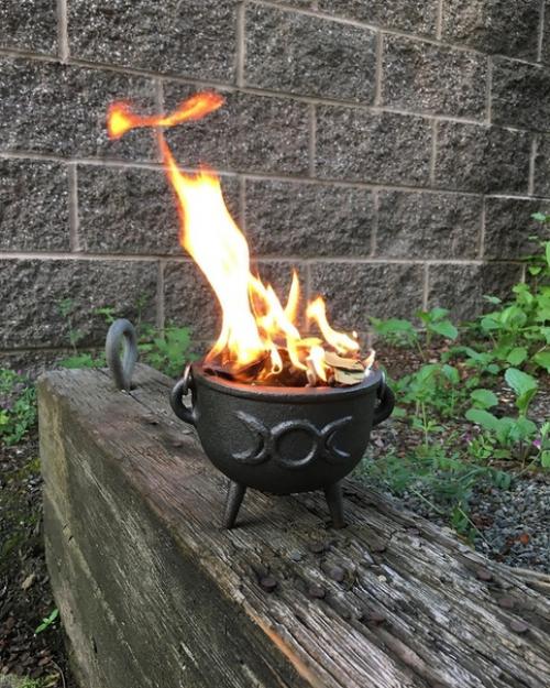 Растущая луна. Ни для кого не секрет, что период с новолуния до полной луны называется растущим это период постепенного усиления энергии. 04