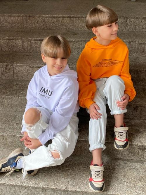 Пока модницы приглядываются к новым стрижкам маллет и шегги, наши звездочки впереди планеты всей. 03