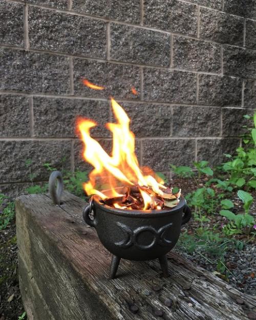 Растущая луна. Ни для кого не секрет, что период с новолуния до полной луны называется растущим это период постепенного усиления энергии. 03