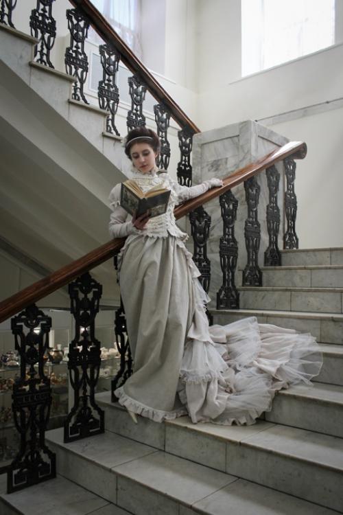 Лен, муслин, кружева, жемчуг, месяц стараний - и получилось платье начала 19 века. 08