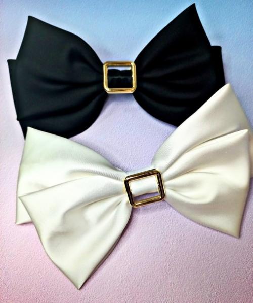 Женская заколка автомат поможет зафиксировать волосы и станет главным украшением вашей прически. 01