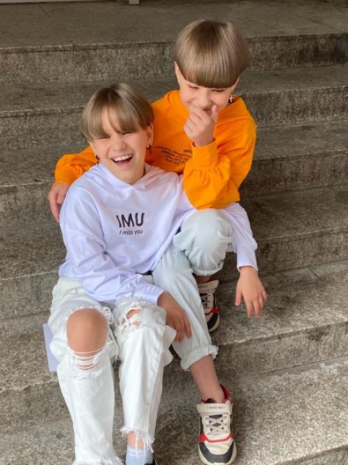 Пока модницы приглядываются к новым стрижкам маллет и шегги, наши звездочки впереди планеты всей. 06