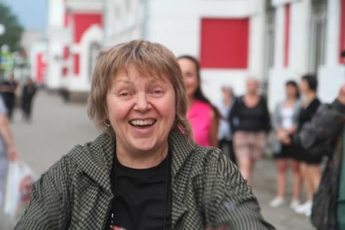 На вокзале развернулось гулянье. 05 На вокзале развернулось гулянье. 05