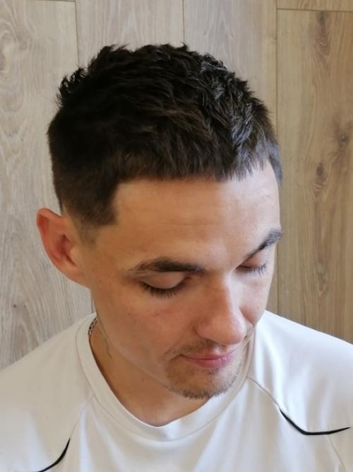 Фактурные стрижки быстро одной из самых популярных мужских причесок стали. 01