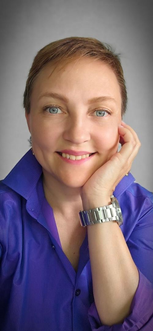 Между этими фото 1 год. 01