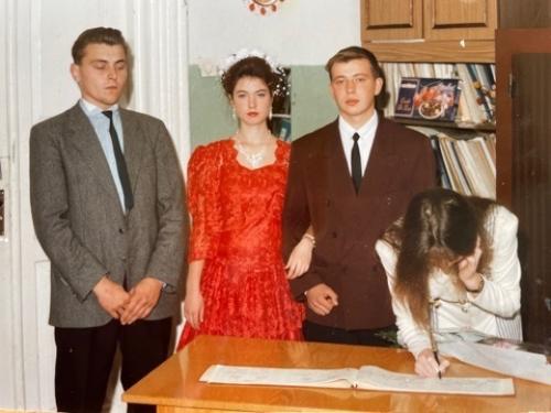 Светлана Витальевна и Александр Яковлевич битиевы создали семью 17 ноября 1995 года. 01 Светлана Витальевна и Александр Яковлевич битиевы создали семью 17 ноября 1995 года. 01