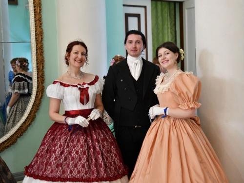 Мои родители как будто всегда знали, что я буду заниматься историческими танцами. 02