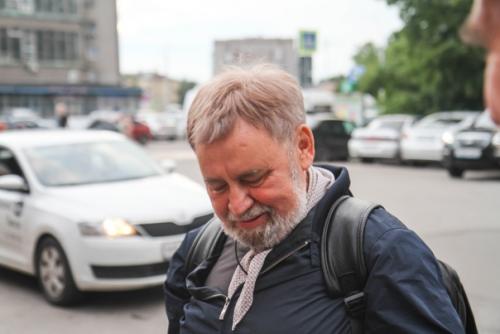 На вокзале развернулось гулянье. 02 На вокзале развернулось гулянье. 02