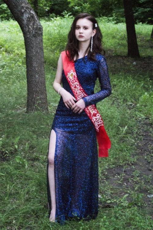 Выпускные платья, это вещь дорогостоящая, но прекрасная. 05