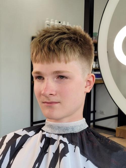 До: моя стрижка после 2 х месяцев ношения, всё отлично отрастает и лежит. 01