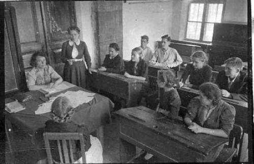 Возрождение Сталинграда начиналось со школ. 04 Возрождение Сталинграда начиналось со школ. 04