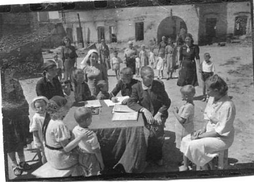 Возрождение Сталинграда начиналось со школ. 01 Возрождение Сталинграда начиналось со школ. 01