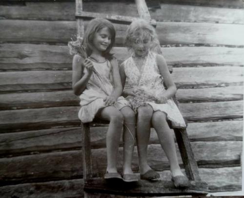 У меня тоже есть фото в ромашках из этого лета) и фото с васильками из лета 1985 года. 01 У меня тоже есть фото в ромашках из этого лета) и фото с васильками из лета 1985 года. 01