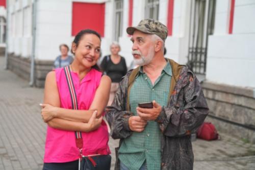 На вокзале развернулось гулянье. 06 На вокзале развернулось гулянье. 06