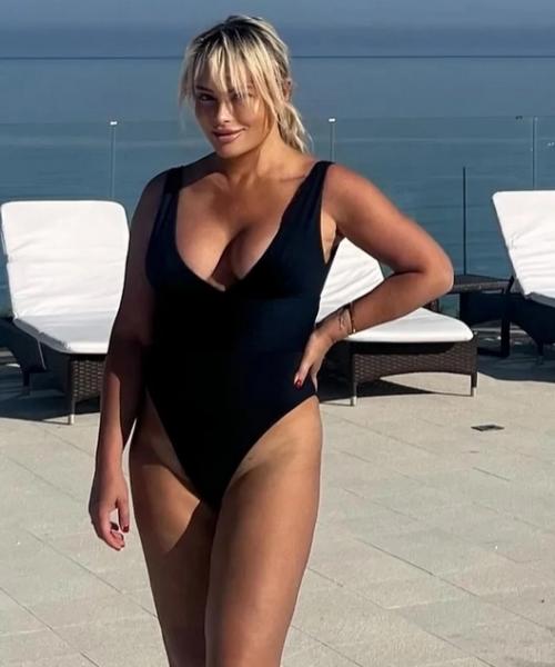 Я Старалась: дана Борисова показала фигуру в купальнике на отдыхе в Крыму. 01