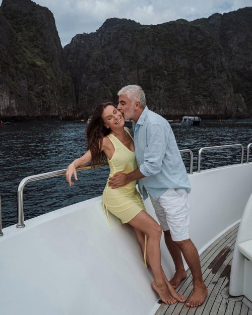 Мои Девчонки.  Сосо павлиашвили делится семейными фото с женой и дочками. 03