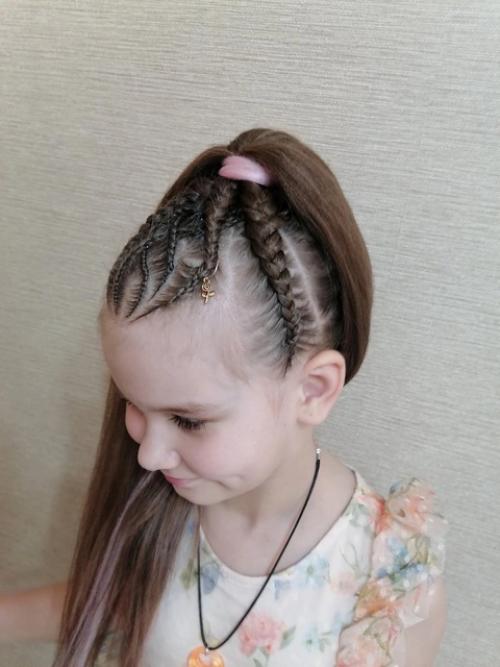 Скоро в школу, у мам много забот, глаз дёргается, а ещё снова вставать, заплетать сонного ребёнка. 07