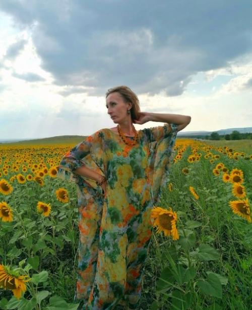 Ну и в завершении этого хвалынского дня - фото в подсолнухах. 01